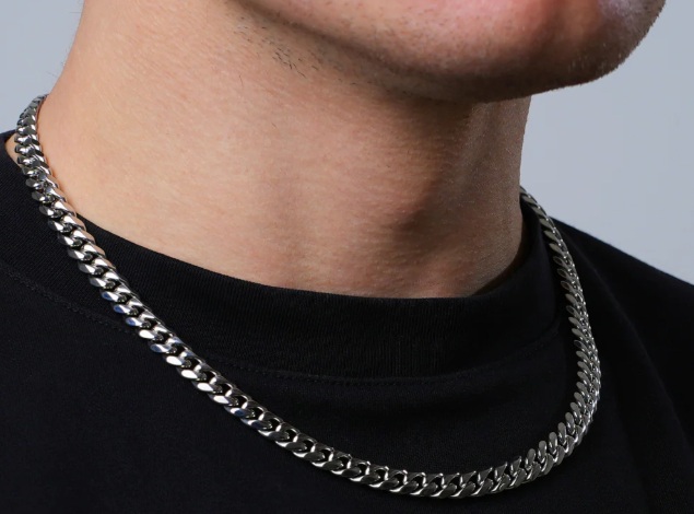 Silver Necklace for Men: Style, Elegance & Timeless Fashion